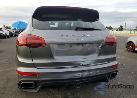 2016 Porsche Cayenne z USA, uszkodzony, nr VIN WP1AA2A27GLA10299